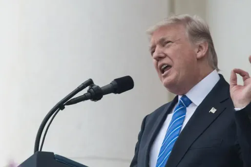 Certains médias américains avancent que le président américain aurait l'intention de retirer les États-Unis de l'accord entré en vigueur en novembre 2016.