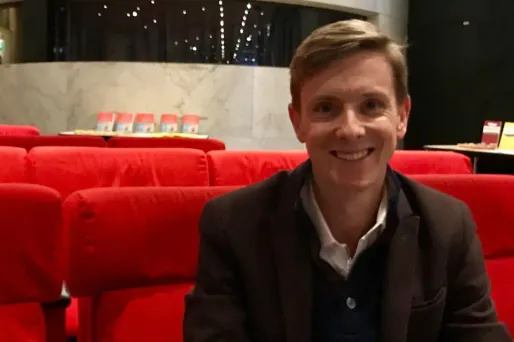 Chris Hughes, de passage à Paris.