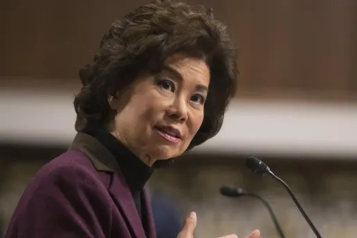 Elaine Chao crédit : CHRIS KLEPONIS / AFP - 1280