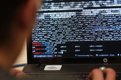 L'obtention des données personnelles de ces trois opposants pourrait également donner accès à des milliers d'autres comptes