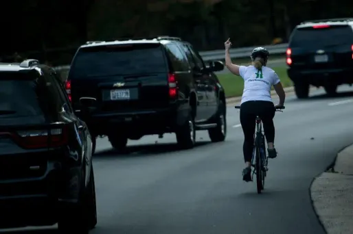 La cycliste n'a pas tremblé au moment de manifester son ressentiment vis-à-vis de Donald Trump.
