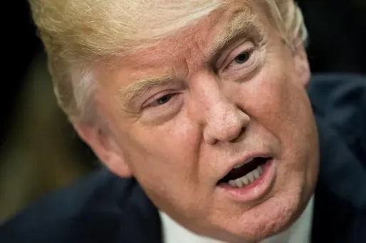 Le président américain s'est livré mercredi à une série de tweet abrupts en réponse aux critiques sur sa décision de limoger le directeur du FBI.