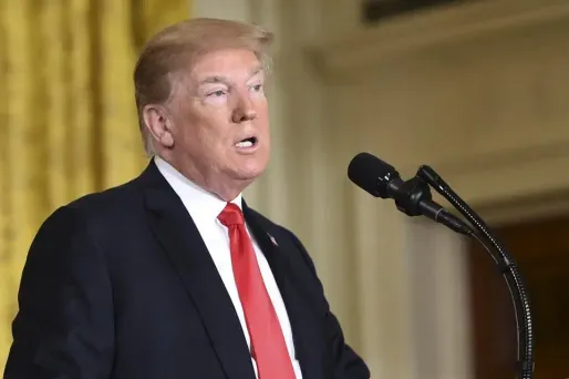 Donald Trump s'immisce dans le débat sur la politique migratoire qui agite l'Allemagne.