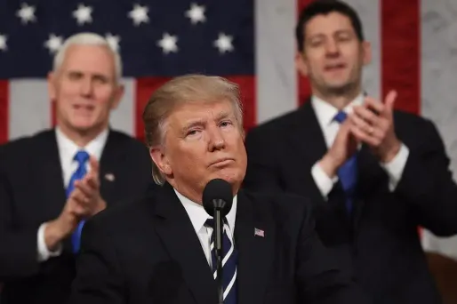 "Notre nation est prêtre à être à nouveau la première dans l'espace", a déclaré mardi le président américain qui a signé une loi définissant les prochaines missions spatiales.