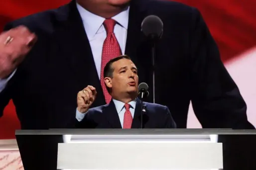 Après l'avoir insulté, Ted Cruz soutient finalement Donald Trump