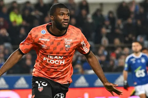 Le puissant Nigérian de 23 ans Terem Moffi, deuxième buteur de Ligue 1 cette saison avec 12 réalisations, est très sollicité en cette fin de mercato