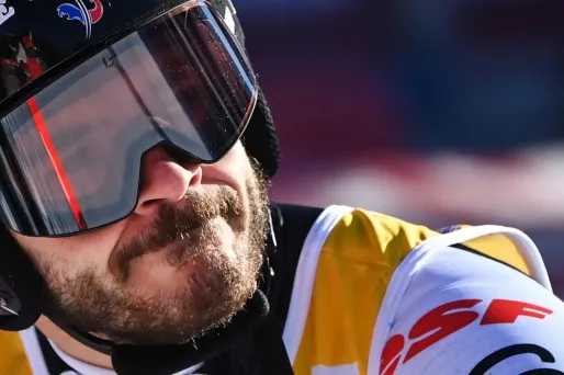 L'opération du skieur de l'équipe de France Cyprien Sarrazin s'est "bien passée".