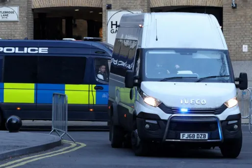 Un ancien policier britannique a été condamné à la prison à perpétuité pour avoir commis des dizaines de viols.