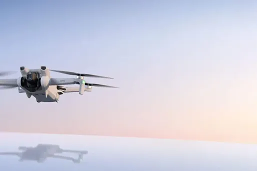 Le drone DJI Mini 2 Fly More Combo est en promotion chez Amazon