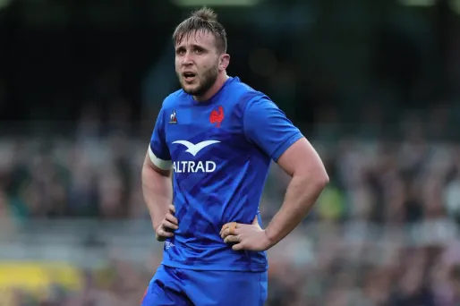 Anthony Jelonch est sorti sur blessure en début de match face à l'Écosse, remplacé par François Cros