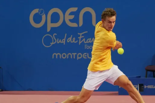 Luca Van Assche a confirmé sa bonne forme en passant le premier tour du Challenger d'Aix-en-Provence face à Sousa