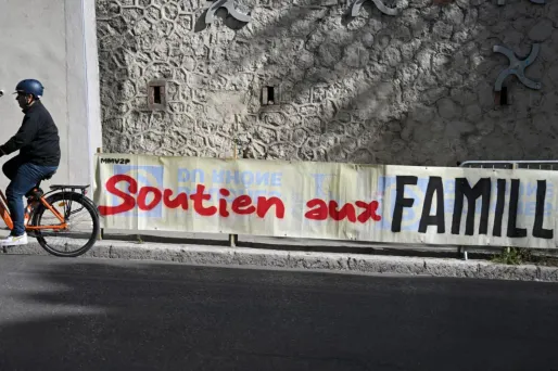 Près d'un mois après le drame de la rue de Tivoli, à Marseille, où deux immeubles se sont effondrés, les sinistrés s'impatientent.
