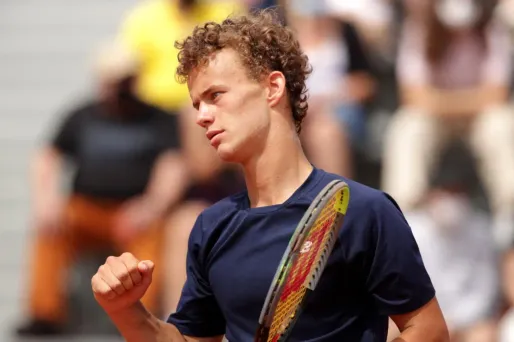 Luca Van Assche a battu le Suisse Stan Wawrinka au premier tour du tournoi ATP 250 de Banja Luka