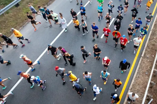 Une médecin écossaise de 47 ans résidant en Australie a triché sur un ultra-marathon en prenant une voiture pour faire une partie de la course