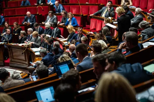 L'Assemblée nationale a adopté en première lecture une proposition de loi transpartisane pour améliorer l'accès des femmes aux postes à responsabilité dans la fonction publique.