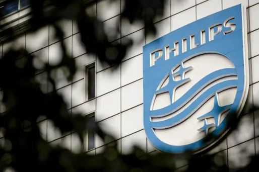 217 personnes ont déposé une plainte jeudi à Paris, dont trois pour homicide involontaire, dans le dossier des appareils respiratoires pour l'apnée du sommeil défectueux du groupe Philips.