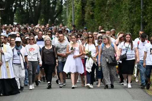 marche blanche karine esquivillon