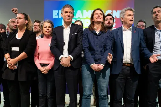 Initiative politique de Macron : la gauche ira sans «illusion» et boycottera le dîner