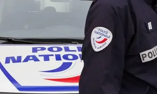 Deux des trois personnes poursuivies pour assassinat après un incident qui a fait un mort à la sortie d'une discothèque dans les Vosges étaient connues pour des affaires de stupéfiants.