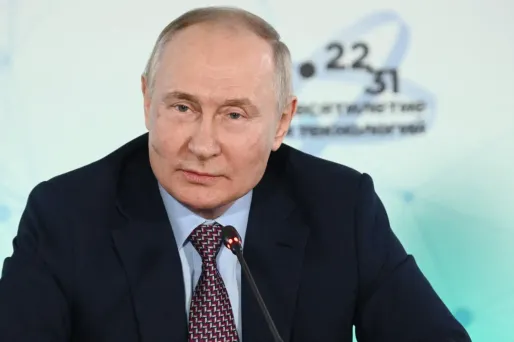 Vladimir Poutine ira dans le Donbass "en temps voulu", a affirmé samedi le Kremlin.