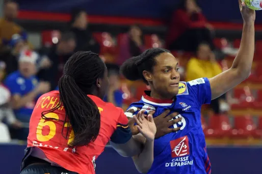 Les Bleues affronteront la Norvège vendredi en demi-finales de l'Euro de handball