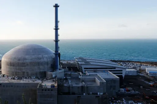 La mise en ligne de l'EPR de Flamanville prend encore six mois de retard.