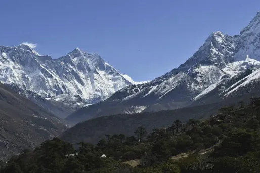 Au moins 19 personnes sont mortes dans une avalanches survenue dans l'Himalaya.