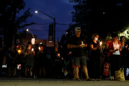 Le dernier suspect des attaques au Canada est mort après son arrestation.