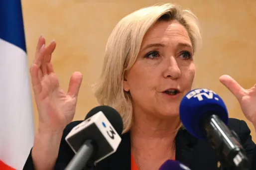 Match de foot de l'Assemblée boycotté : Marine Le Pen déplore «la haine tout le temps»