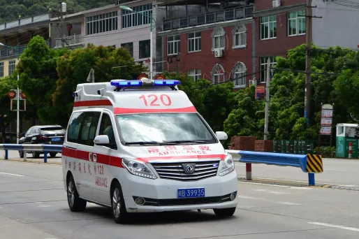 ambulance chine