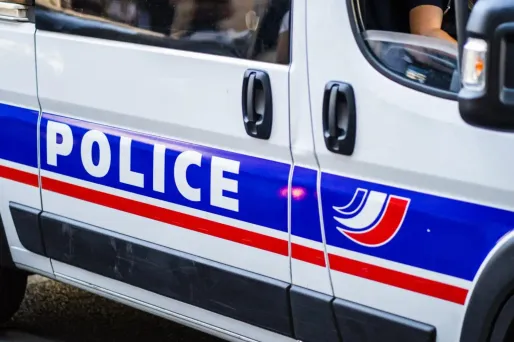 L'homme réalisait des épilations au laser dans le cabinet de dermatologie de son frère.