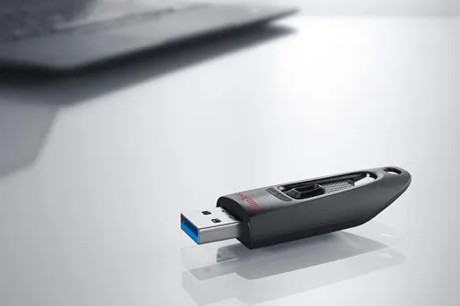 Une clé USB 128 Go Sandisk à petit prix