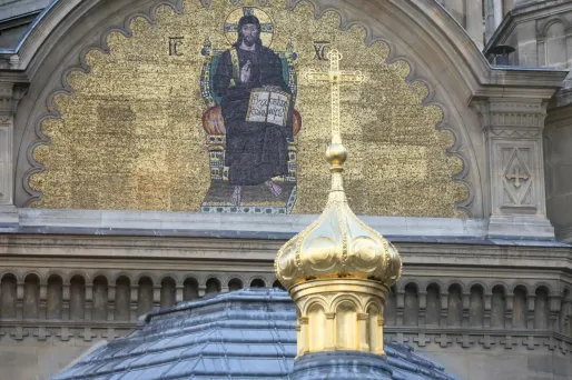 Une petite église orthodoxe a brûlé à Paris dimanche (Illustration).