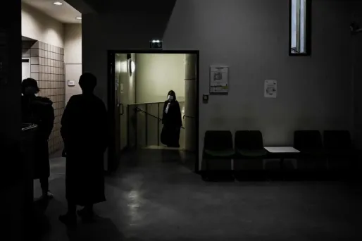 Le procès en appel de la mère accusée de négligence après la mort de sa fille a débuté ce mardi.