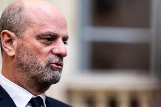 Jean-Michel Blanquer se veut optimiste sur la levée du port du masque pour les élèves.