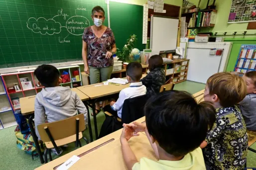 Les 6-11 ans sont moins exposés à la contamination mais ils restent contaminants, juge le ministère de la Santé (image d'illustration)