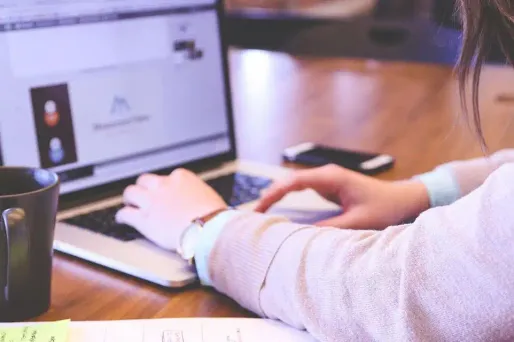 Télétravail Travail femme bureau