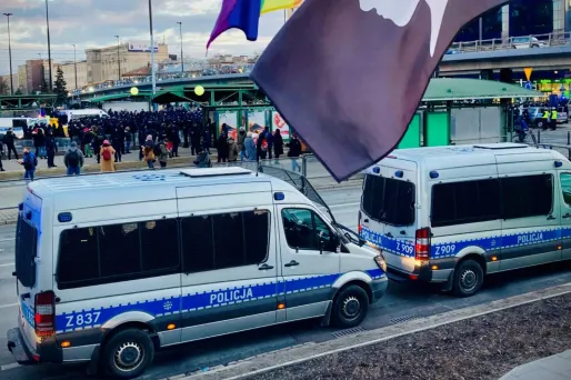 La manifestation du 8 mars s'est déroulée sous haute surveillance policière à Varsovie.