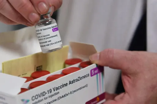 Le codéveloppeur du vaccin Astrazeneca rassure après sa suspension dans plusieurs pays européens.