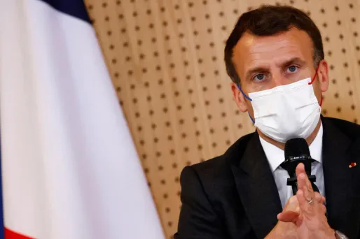 La cote de popularité d'Emmanuel Macron reste stable en avril, avec 37% de Français satisfaits de son action, selon un sondage Ifop pour le JDD.