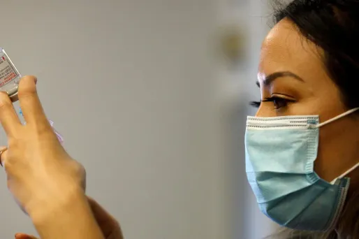 Les adolescents de 16 et 17 ans, atteints de maladies graves, peuvent désormais accéder à la vaccination.