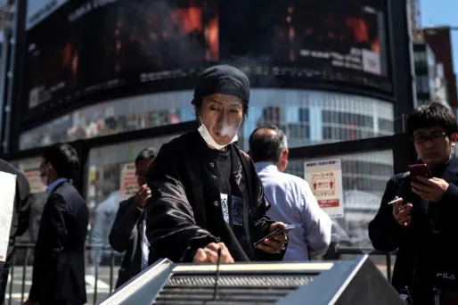 Fumeur Tokyo Japon zone réservée cigarette