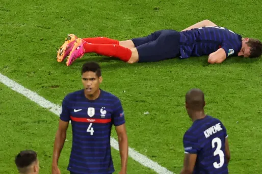 Benjamin Pavard a été heurté à la tête mardi lors du premier match des Bleus à l'Euro.