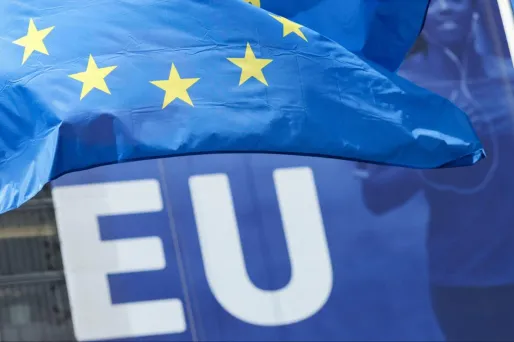 L'union européenne ne fait pas assez contre la désinformation.