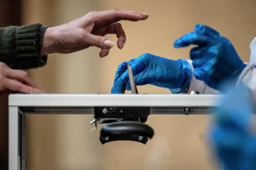 Le taux de participation pour le deuxième tour des élections régionales s'élevait à 27,89% à 17 heures.