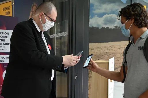 Dès mercredi, le pass sanitaire ne s'appliquera plus qu'à 64 centres commerciaux au lieu de 178 aujourd'hui.