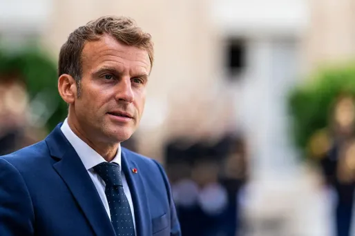 Emmanuel Macron n'exclut pas une extension du pass sanitaire au-delà du 15 novembre.