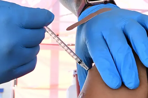 La vaccination sera insuffisante face à Omicron, selon l'agence européenne des maladies (Illustration).