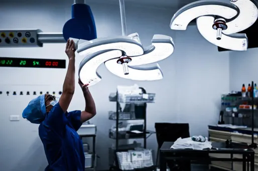 La chirurgienne a dénoncé une faille dans la chaîne de contrôle en bloc opératoire (Illustration).