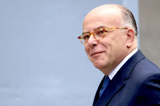 Bernard Cazeneuve appelle gouvernement et parlementaires à trouver un «compromis», au risque d'une «crise de régime»